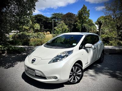 2016 Nissan Leaf - Thumbnail