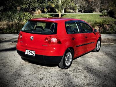 2005 Volkswagen Golf - Thumbnail