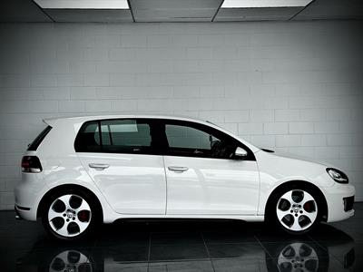 2009 Volkswagen Golf - Thumbnail