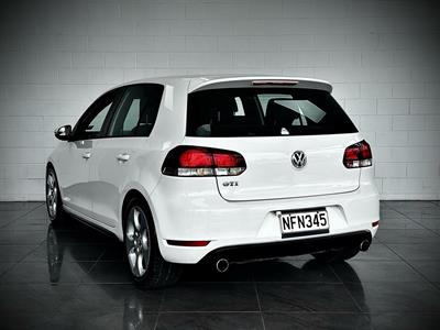 2009 Volkswagen Golf - Thumbnail