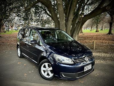 2011 Volkswagen Golf - Thumbnail