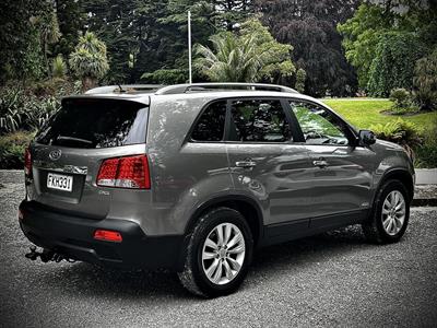 2010 Kia Sorento - Thumbnail