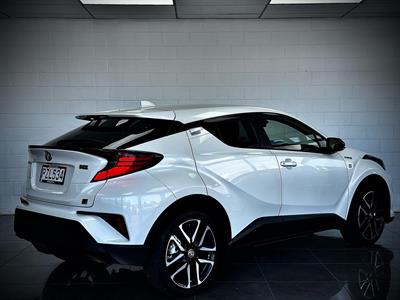 2020 Toyota C-HR - Thumbnail