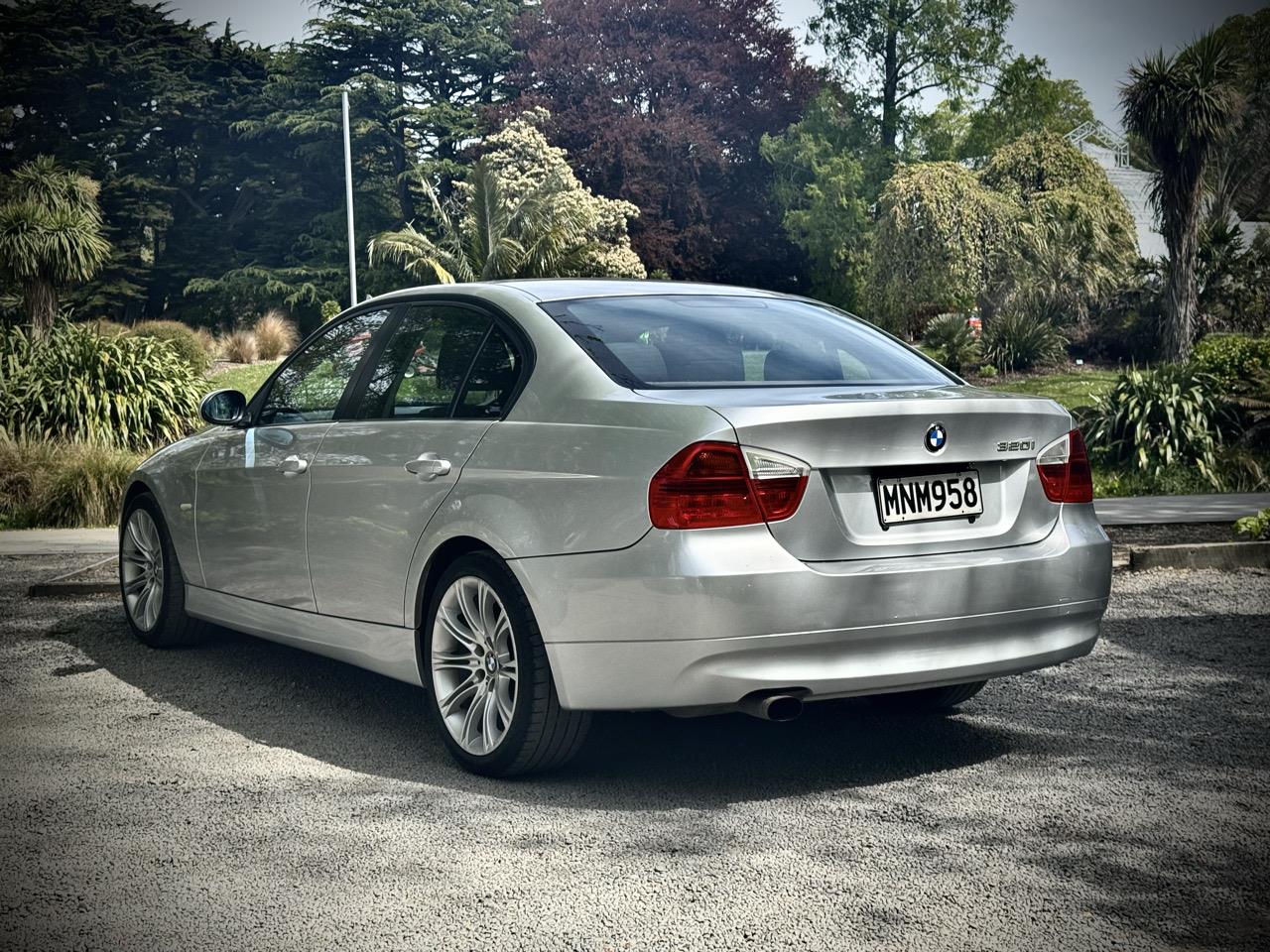 2006 BMW 320I