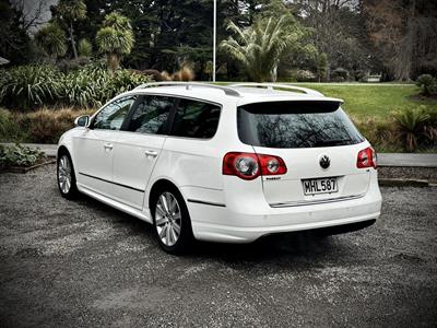 2010 Volkswagen Passat - Thumbnail