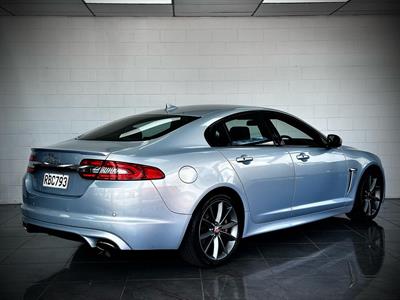 2015 Jaguar XF - Thumbnail