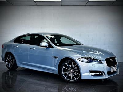 2015 Jaguar XF - Thumbnail