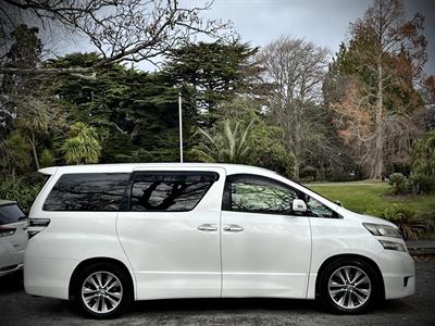 2011 Toyota Vellfire - Thumbnail