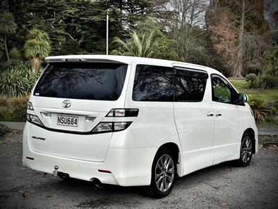 2011 Toyota Vellfire - Thumbnail