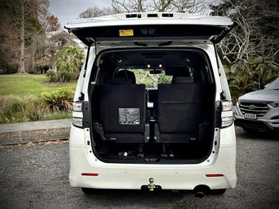 2011 Toyota Vellfire - Thumbnail