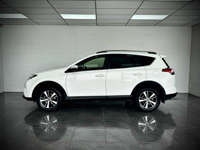 2017 Toyota Rav4 - Thumbnail