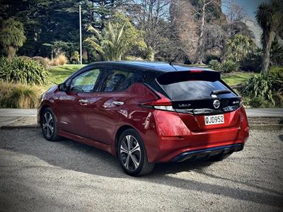 2018 Nissan Leaf - Thumbnail