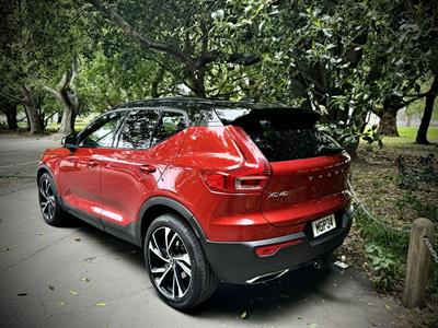 2019 Volvo XC40 - Thumbnail