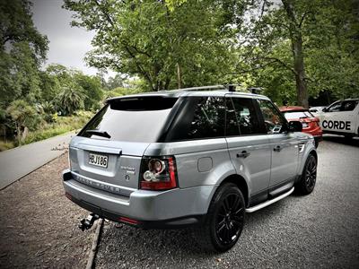 2010 Land Rover Range Rover - Thumbnail