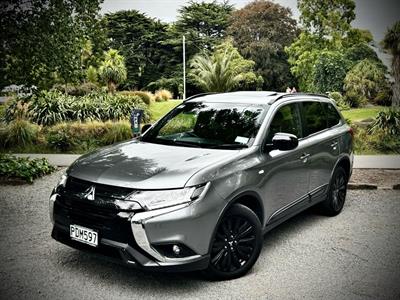 2022 Mitsubishi Outlander - Thumbnail