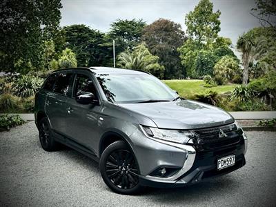 2022 Mitsubishi Outlander - Thumbnail