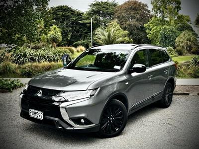 2022 Mitsubishi Outlander - Thumbnail