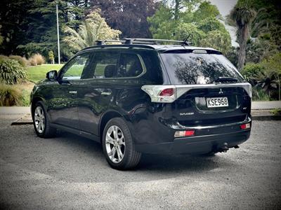 2013 Mitsubishi Outlander - Thumbnail