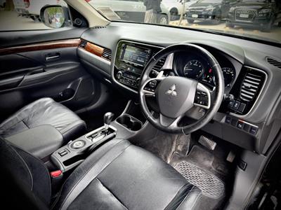 2013 Mitsubishi Outlander - Thumbnail